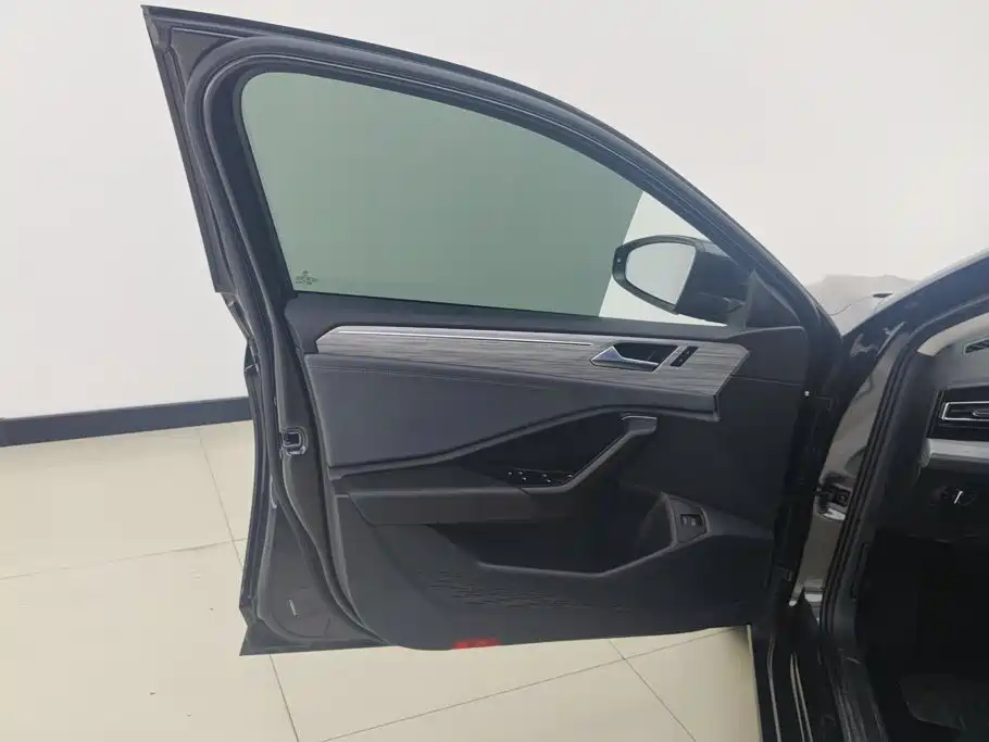 Volkswagen Sagitar — миниатюра 7