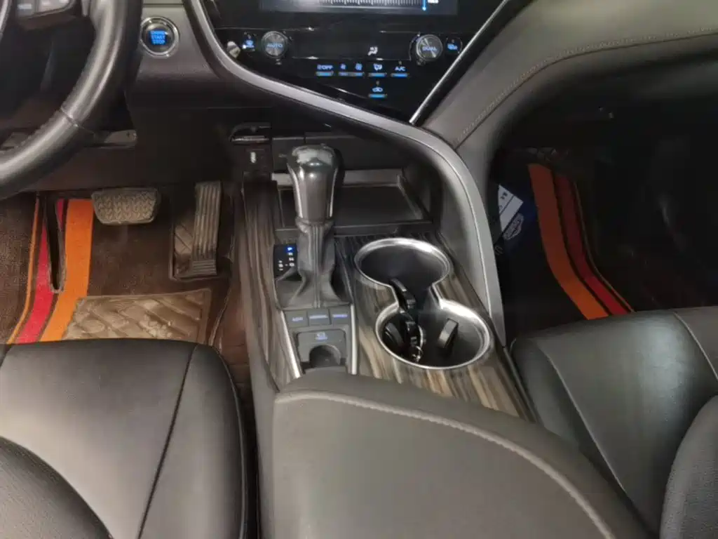 Toyota Camry — миниатюра 14