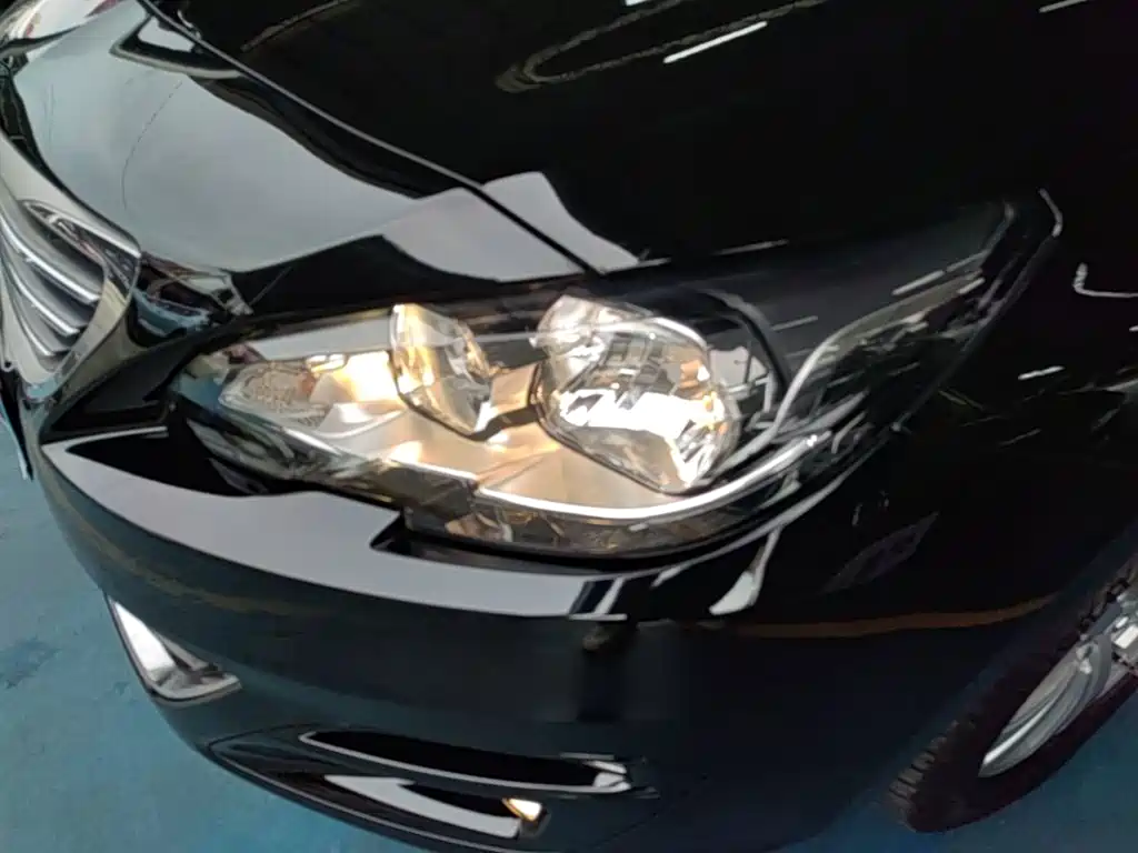 Peugeot 408 — миниатюра 24