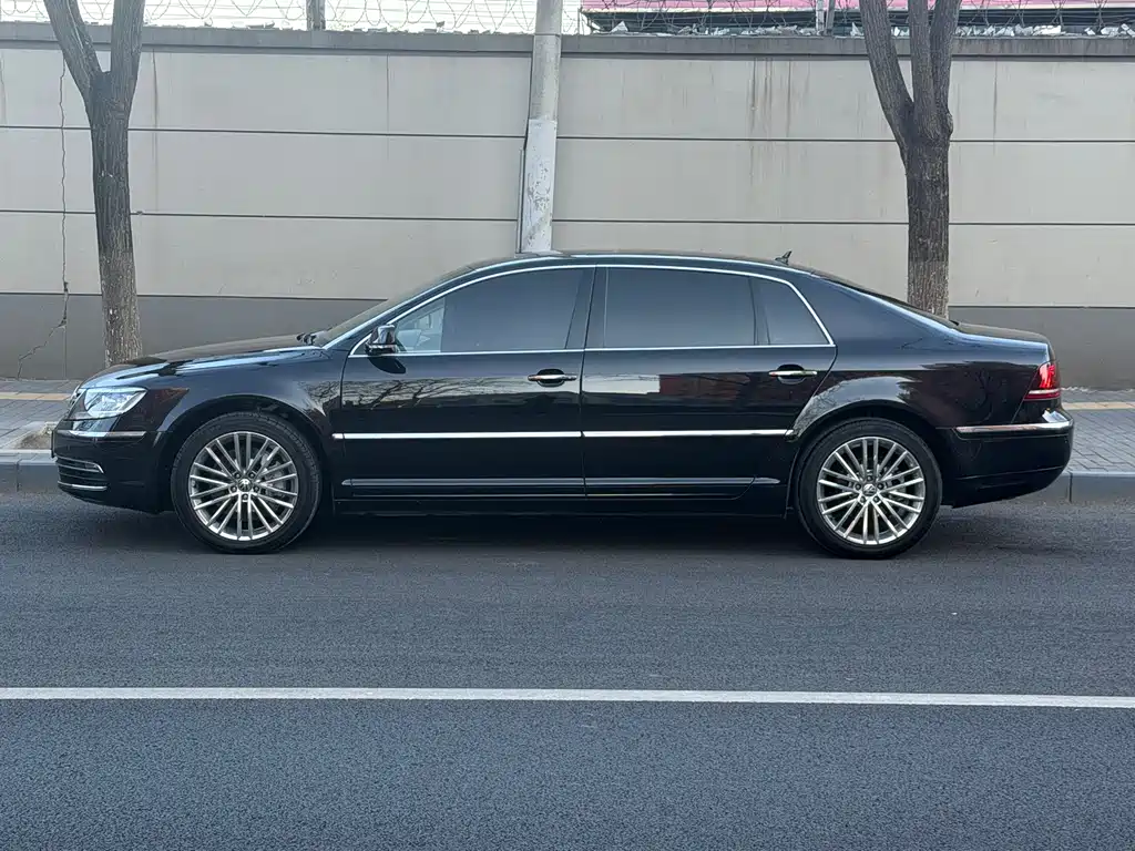 VOLKSWAGEN PHAETON