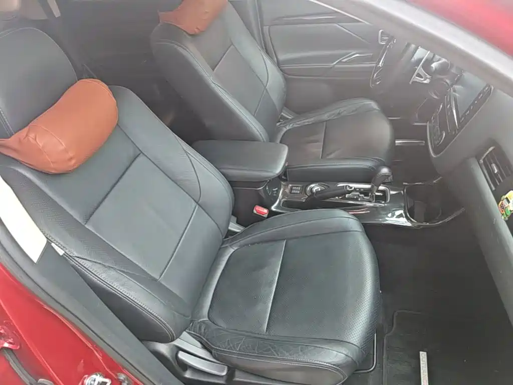 Mitsubishi Outlander — миниатюра 25