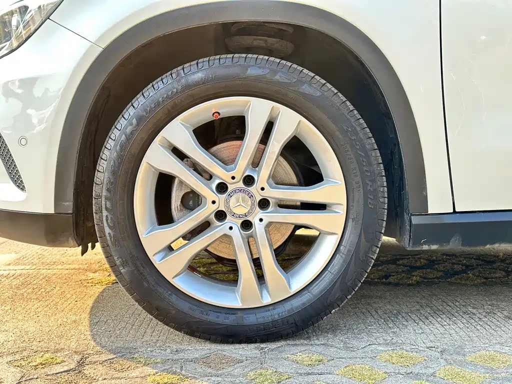 Mercedes-Benz GLA (Import) — миниатюра 12