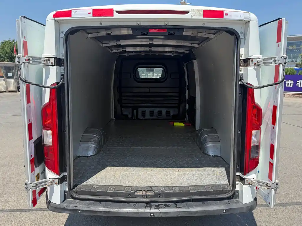Karry Dolphin EV — миниатюра 9