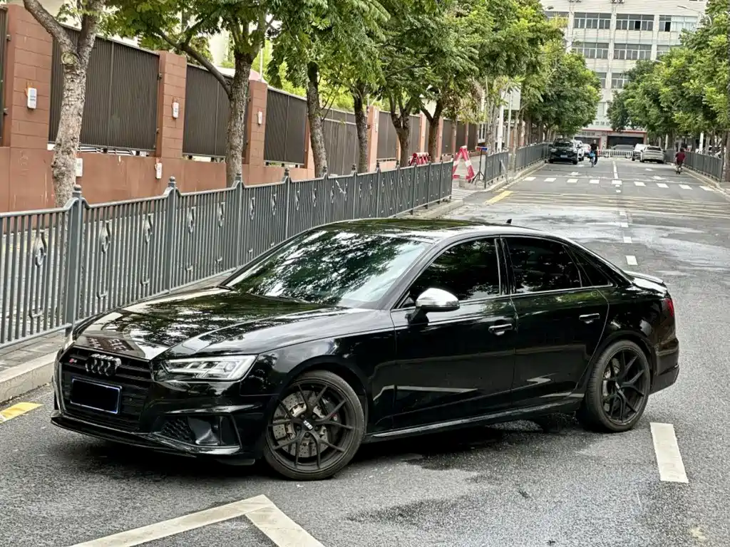 Audi S4