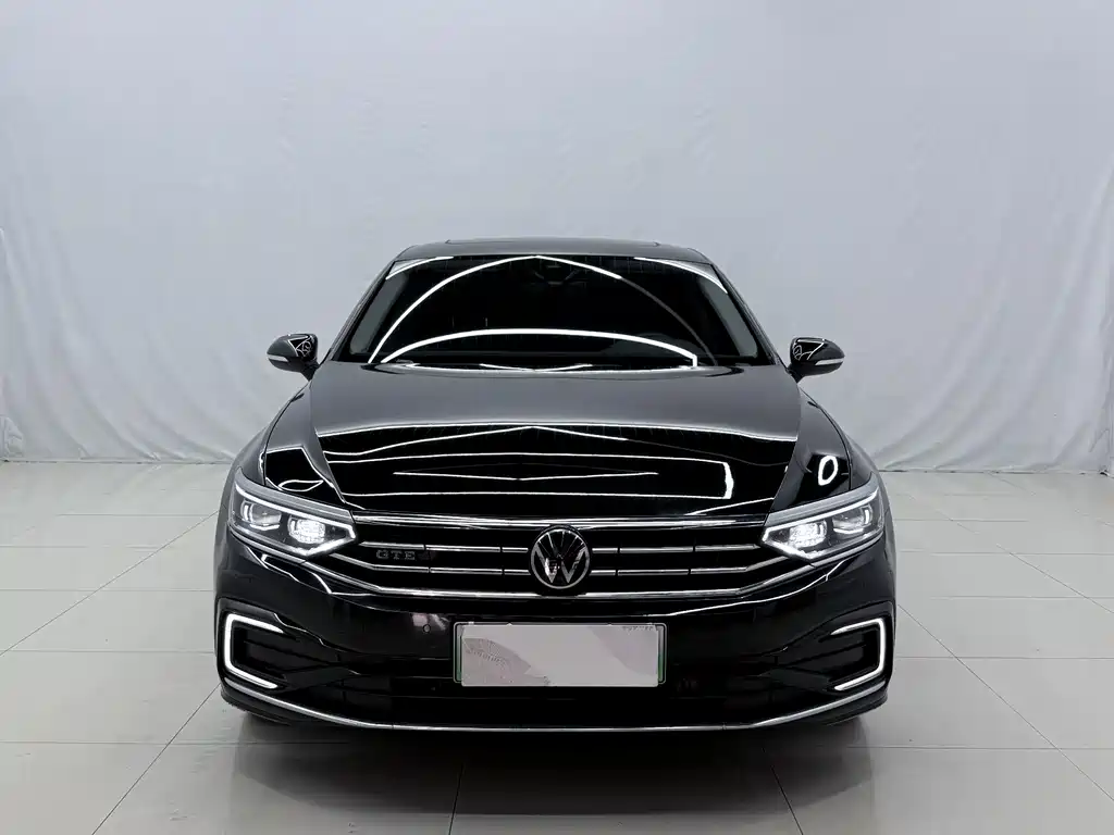 Volkswagen Magotan PHEV — миниатюра 2
