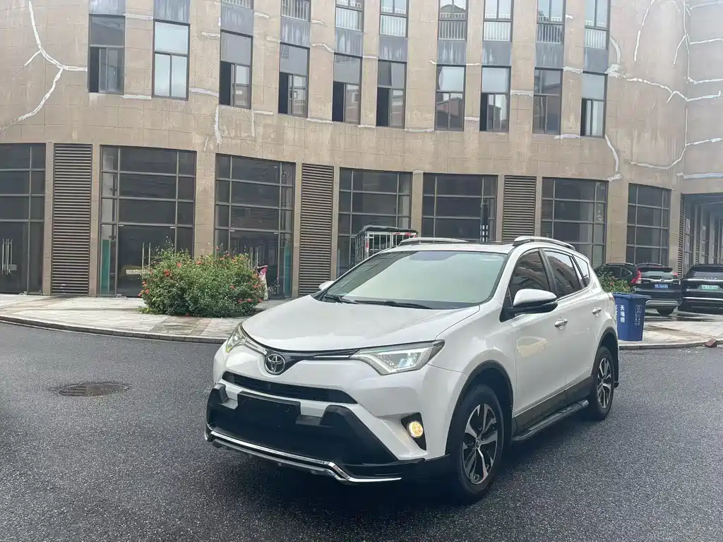 Toyota RAV4 — миниатюра 2