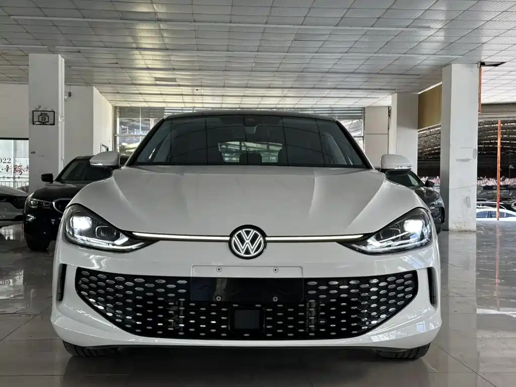VOLKSWAGEN LINGDU