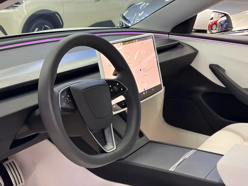 Tesla Model 3 — миниатюра 4