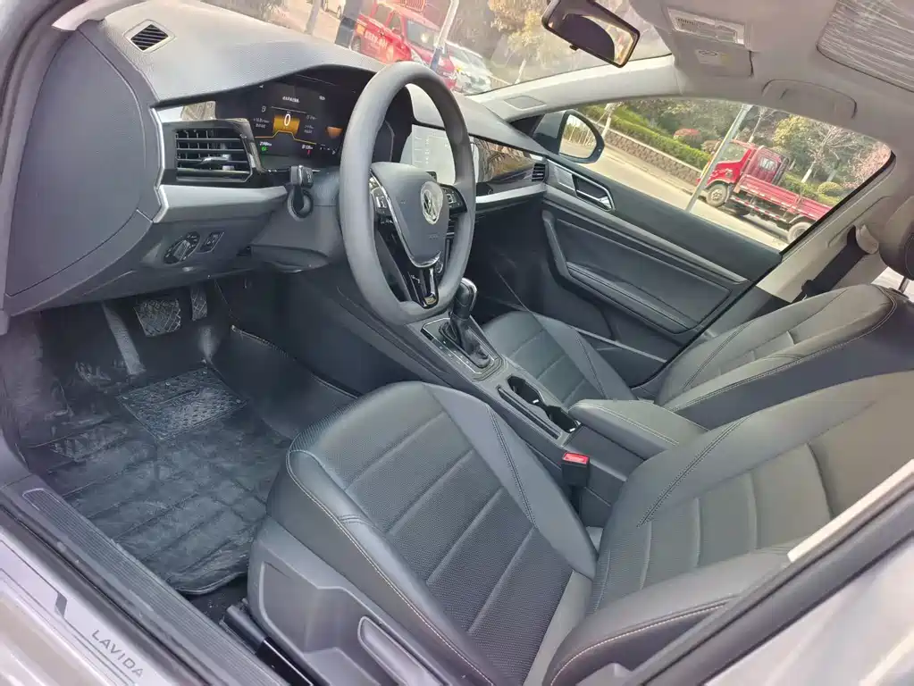 Volkswagen Lavida — миниатюра 4