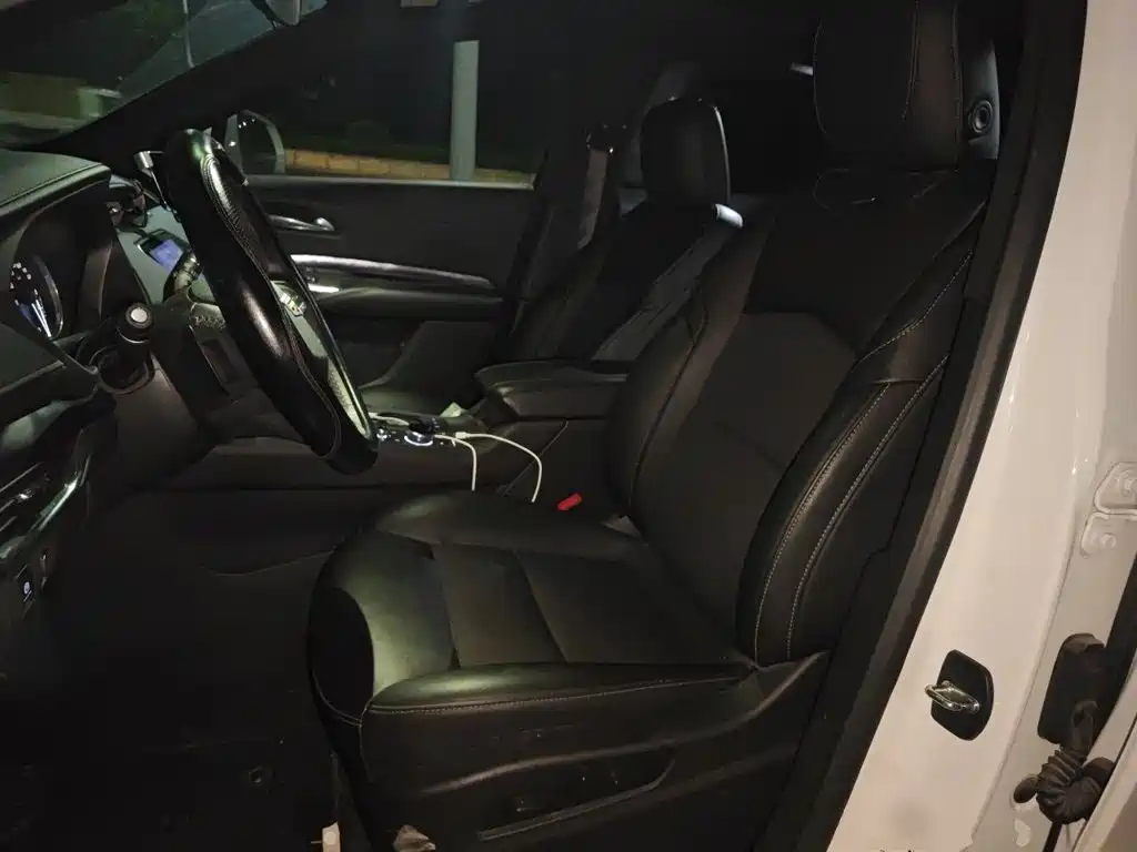 Cadillac XT4 — миниатюра 8