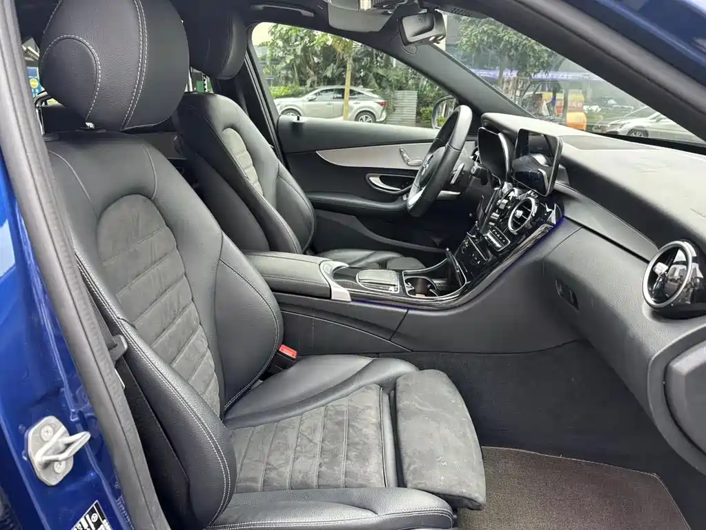Mercedes-Benz C-Class — миниатюра 11
