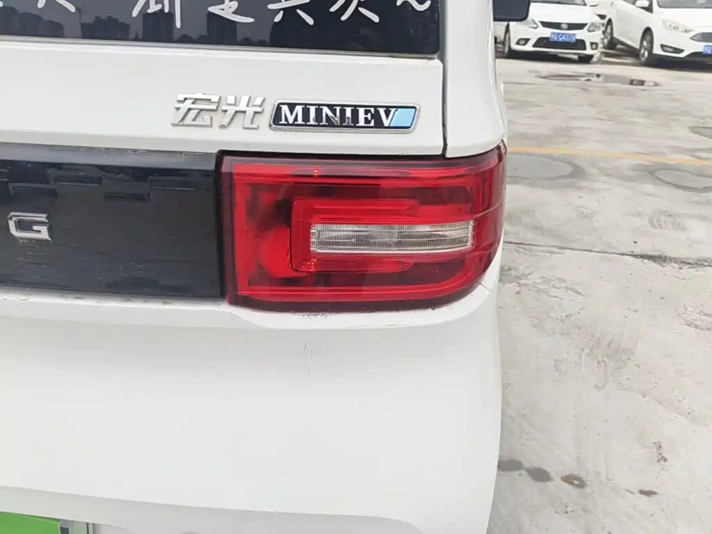 Wuling MINIEV — миниатюра 8
