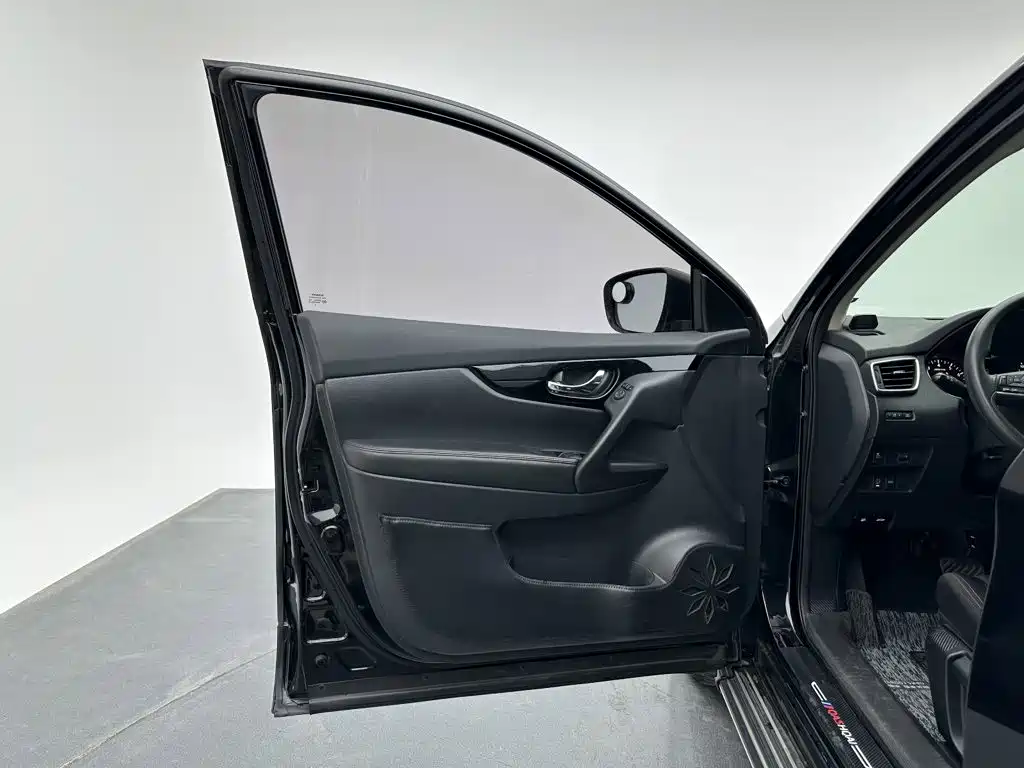Nissan Qashqai — миниатюра 11