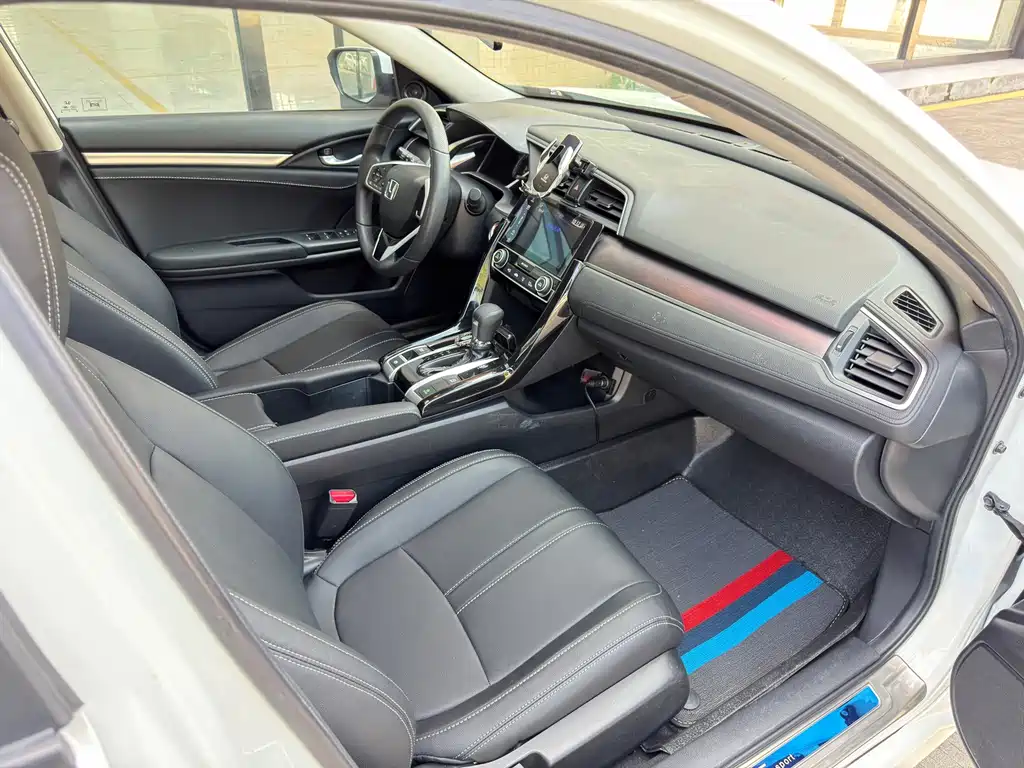 Honda Civic — миниатюра 9