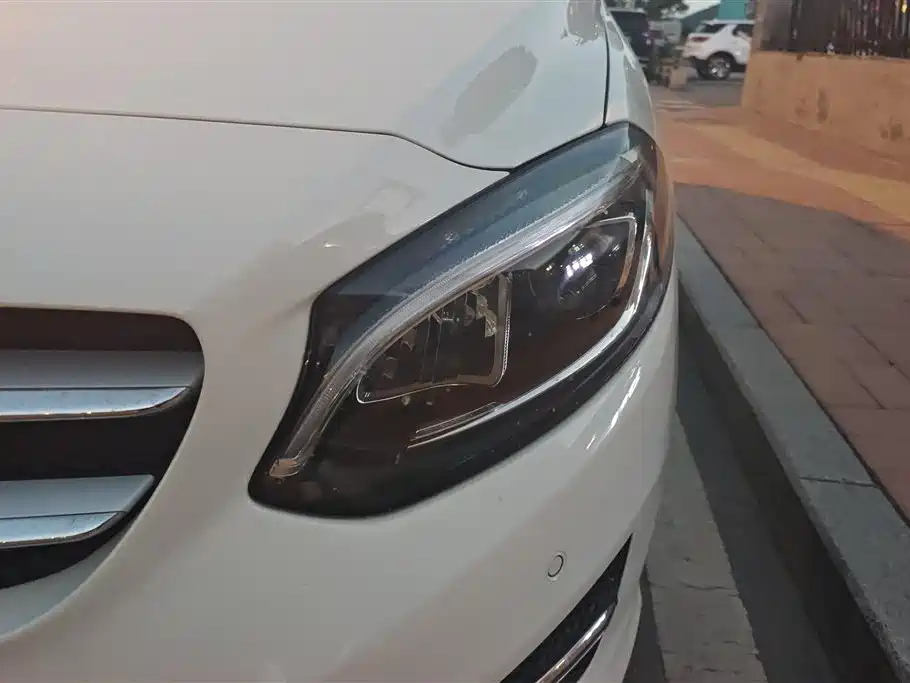 MERCEDES-BENZ  B CLASS