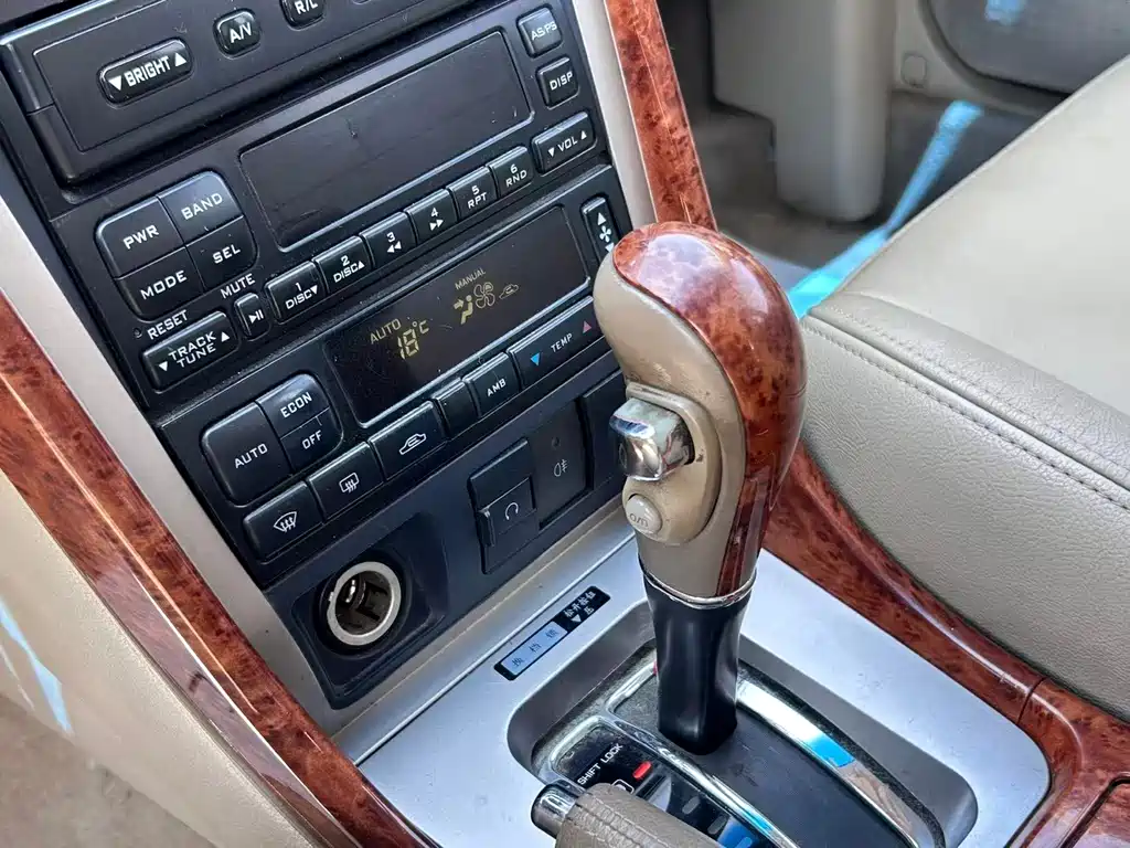 Nissan Bluebird Classic — миниатюра 12