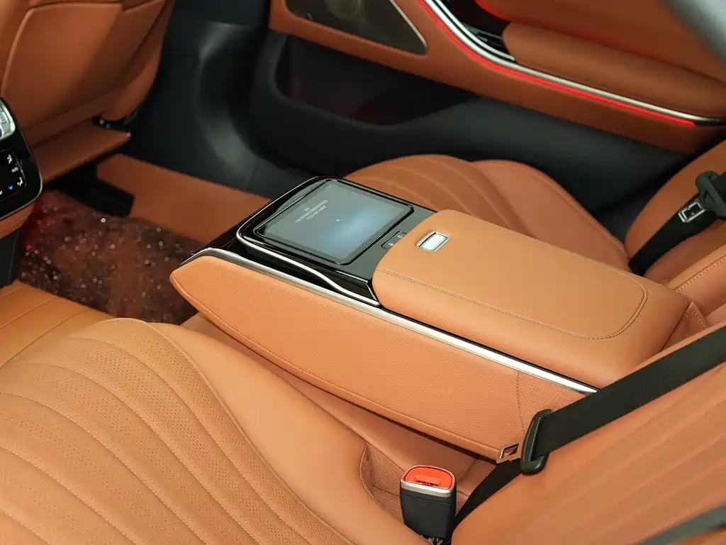 Mercedes-Benz S-Class — миниатюра 13