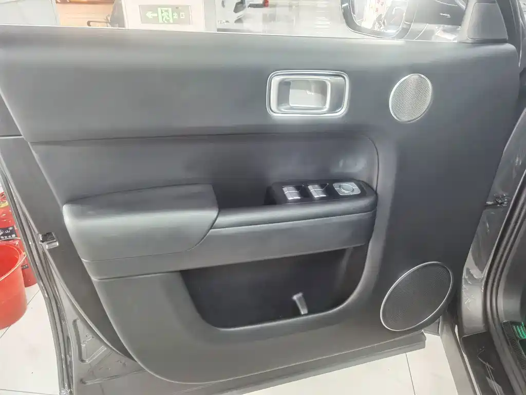 Li Auto Li L8 — миниатюра 13