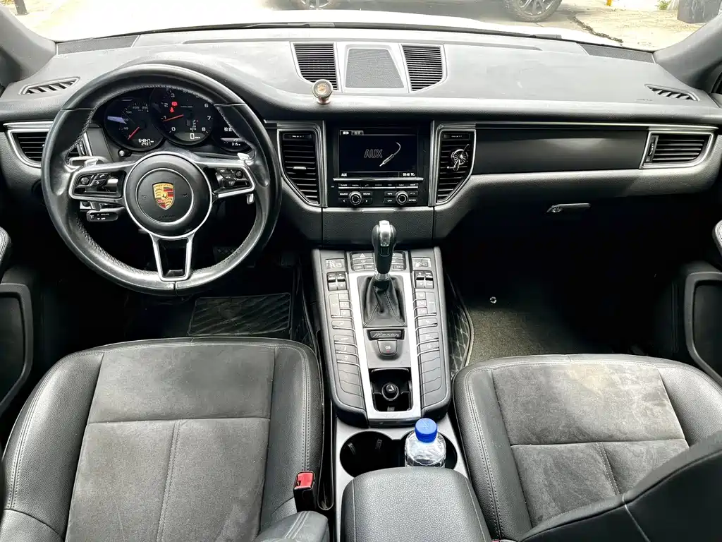 Porsche Macan — миниатюра 8
