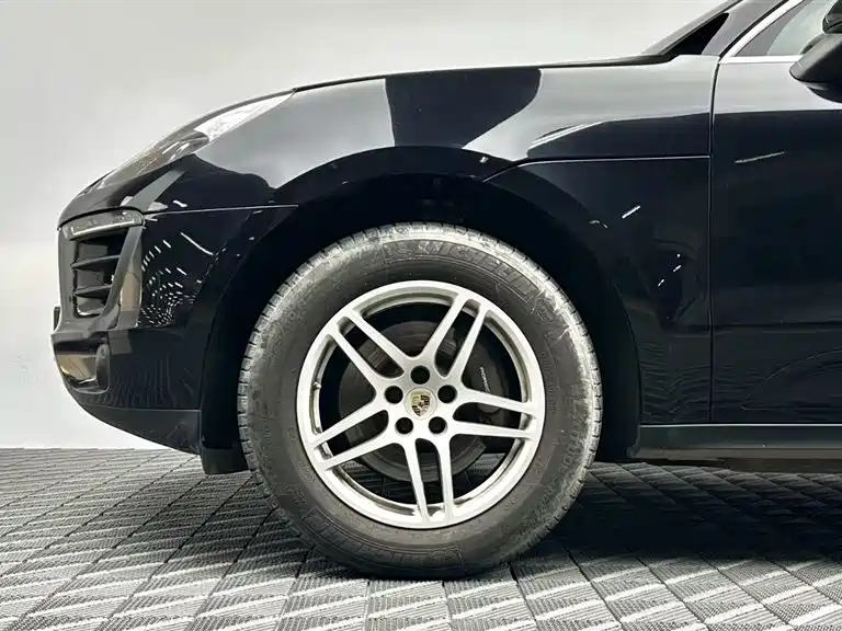 Porsche Macan — миниатюра 7