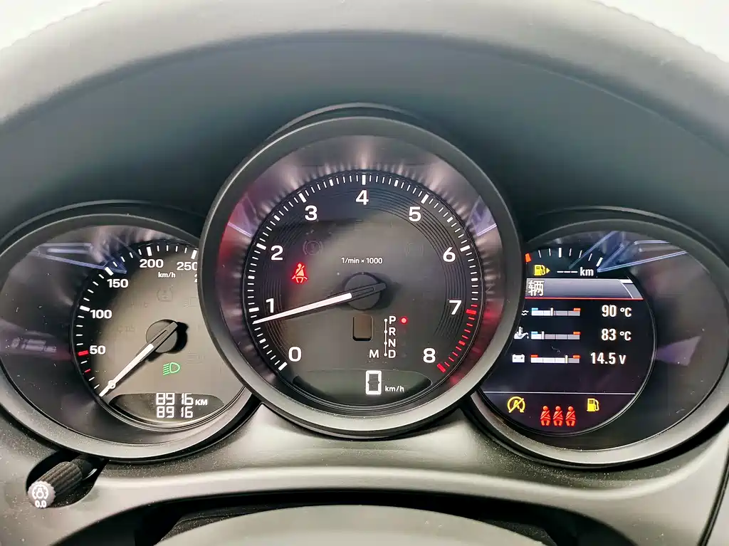 Porsche Macan — миниатюра 9