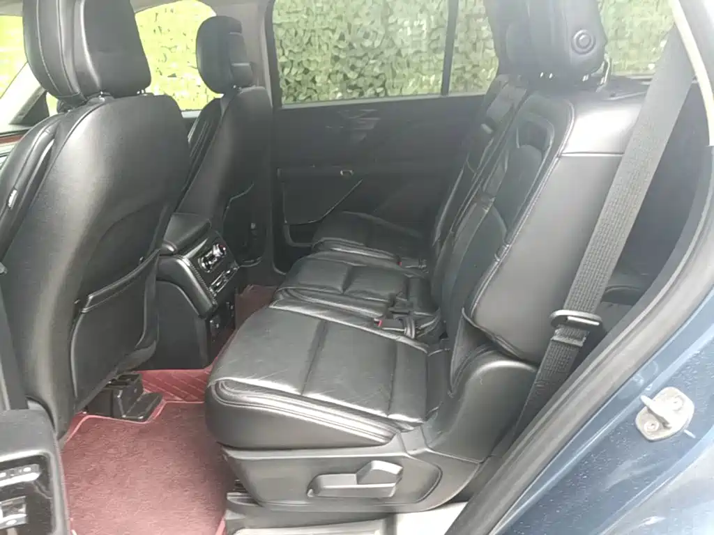 Lincoln Aviator (Import) — миниатюра 17