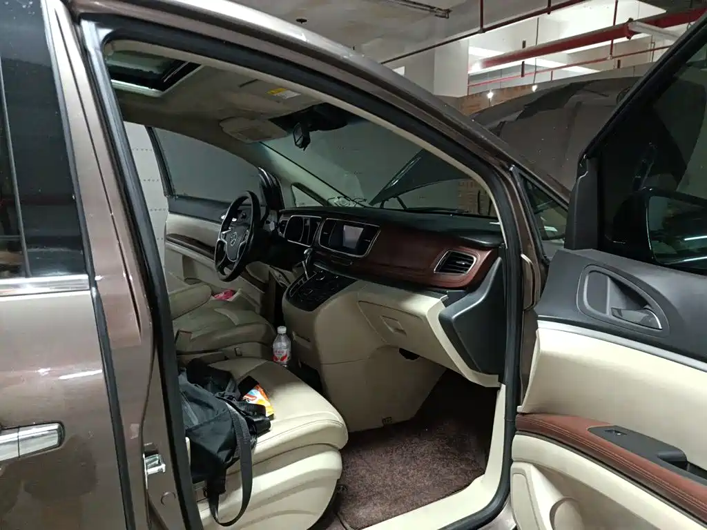 Buick GL8 — миниатюра 18