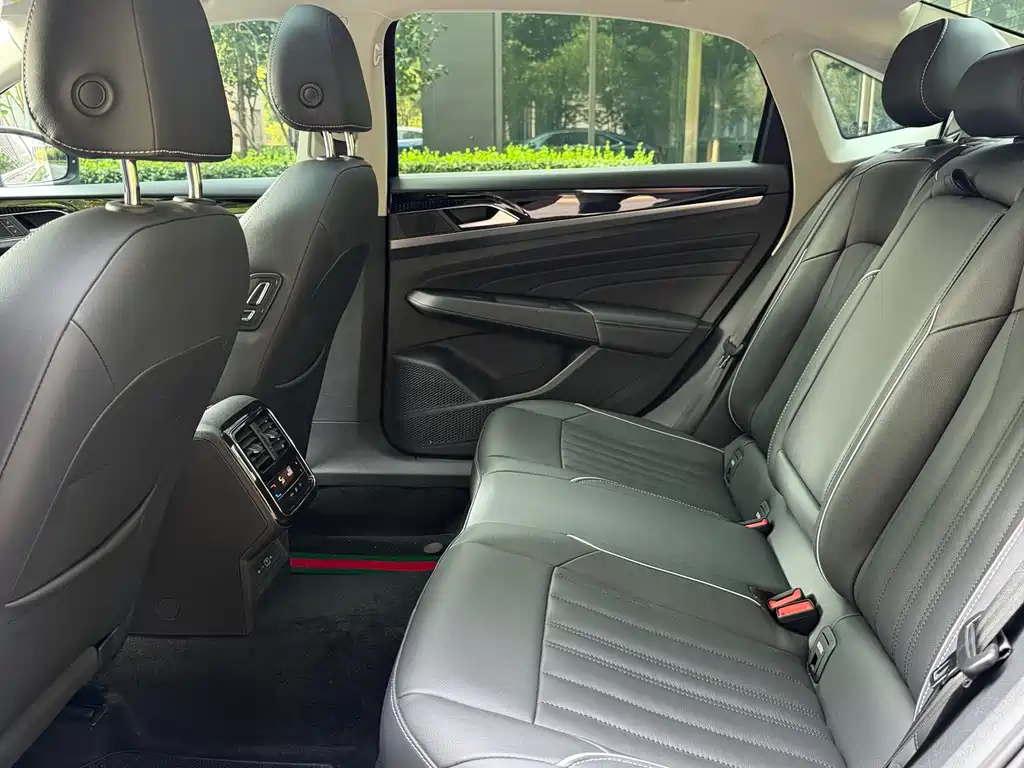 Volkswagen Passat — миниатюра 13