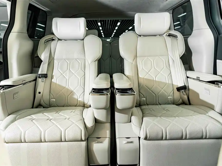 Volvo EM90 — миниатюра 26