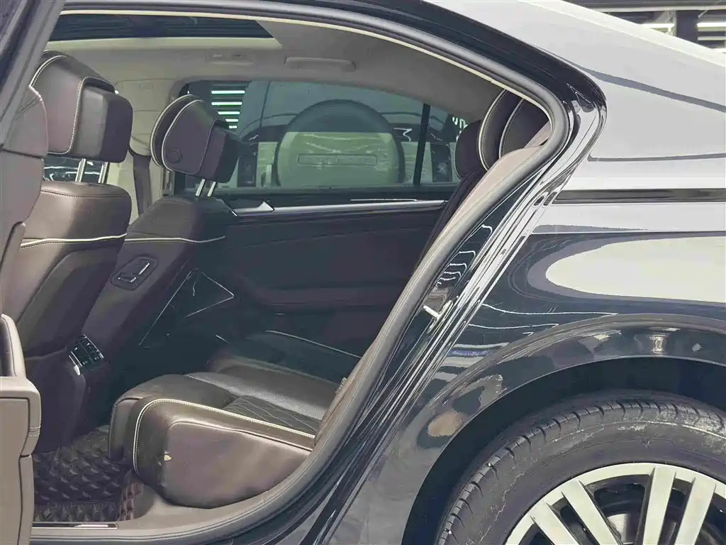 Volkswagen Phideon — миниатюра 9