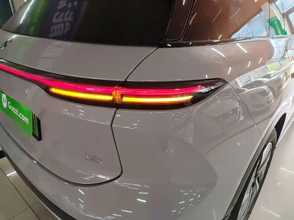 NIO ES6 — миниатюра 8