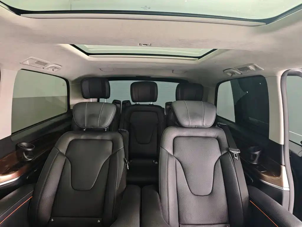 Mercedes-Benz V-Class — миниатюра 20