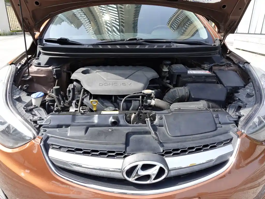 Hyundai Elantra Langdong — миниатюра 13