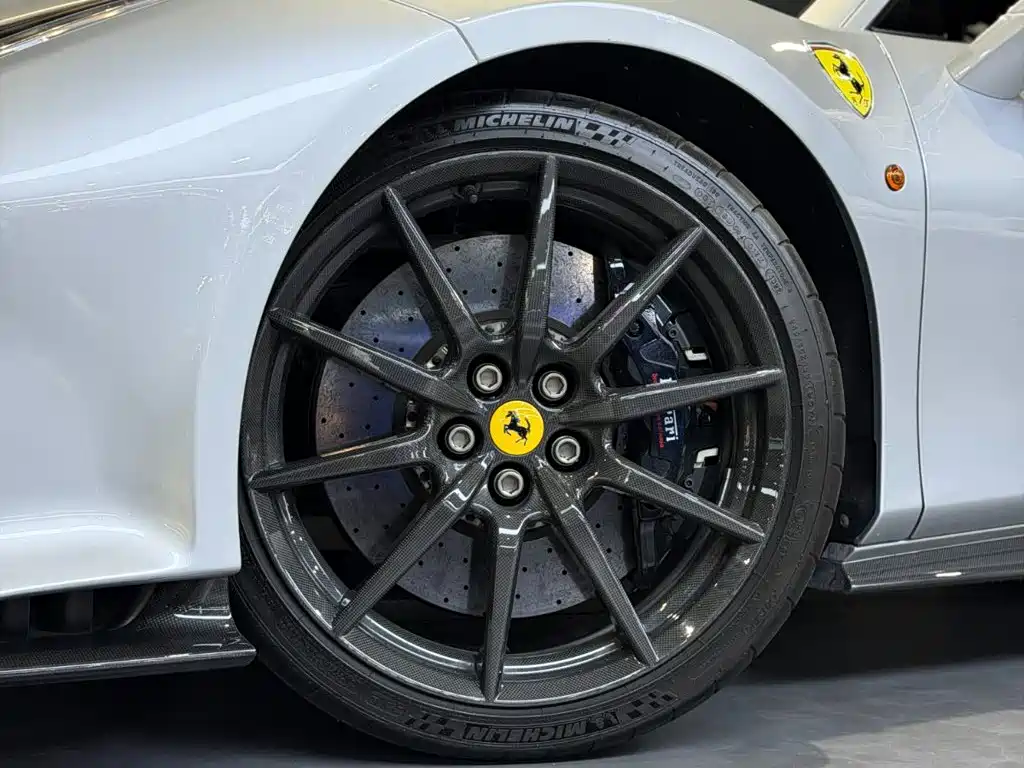 Ferrari 488 — миниатюра 2