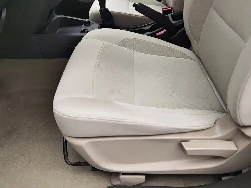 Wuling Hongguang — миниатюра 13