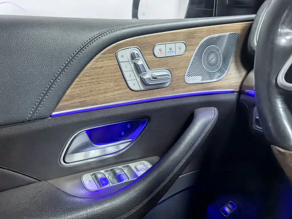 Mercedes-Benz GLS — миниатюра 14