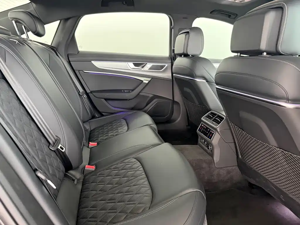 Audi A6L — миниатюра 9