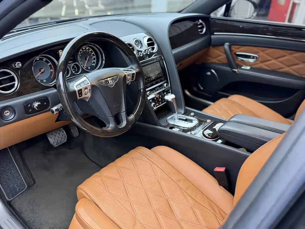 Bentley Flying Spur — миниатюра 7