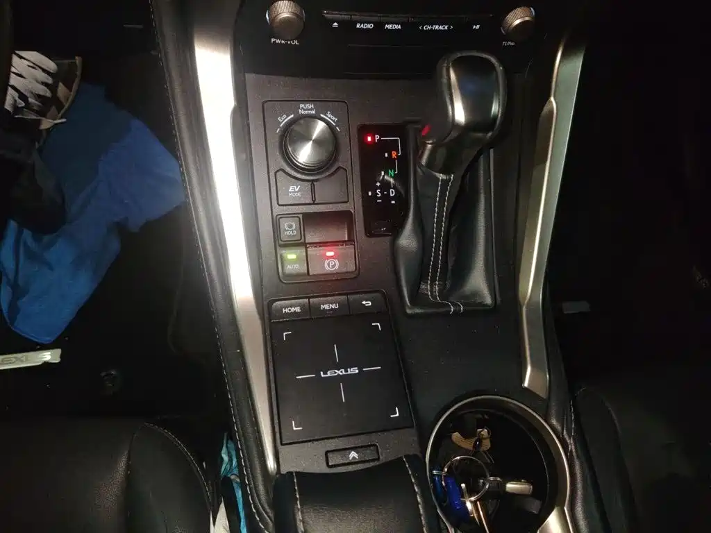 Lexus NX — миниатюра 7
