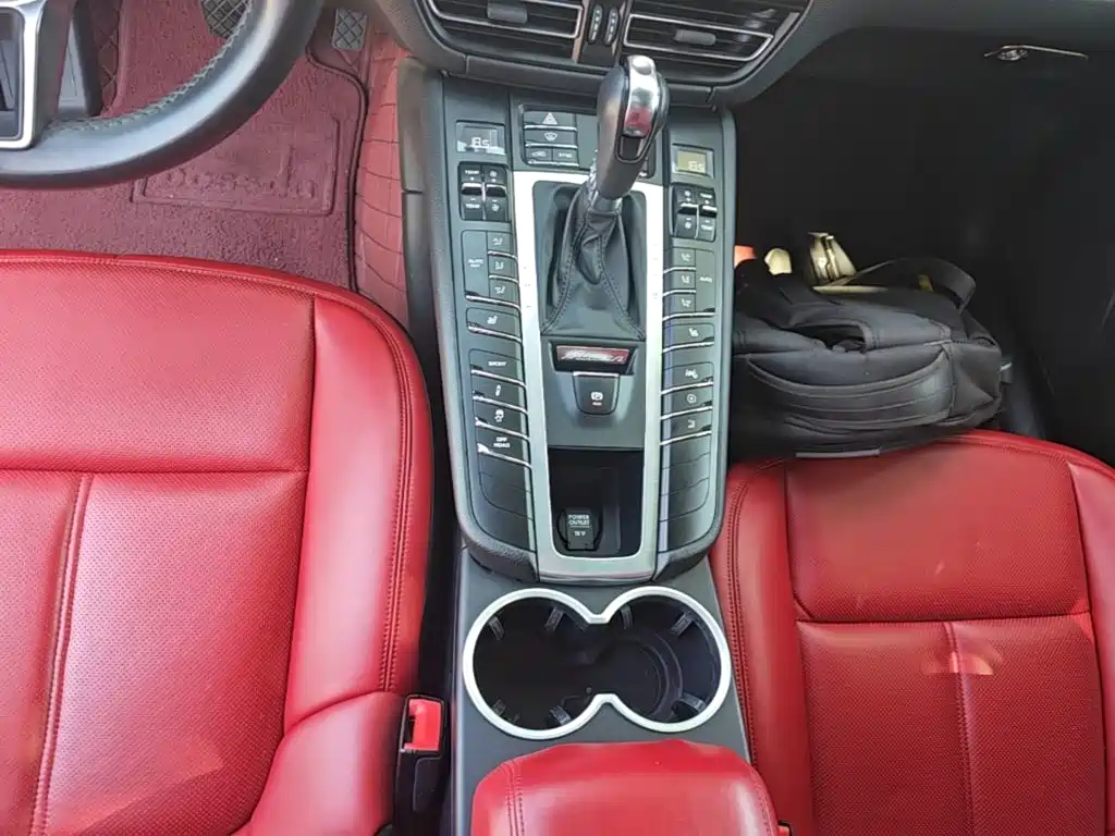 Porsche Macan — миниатюра 14