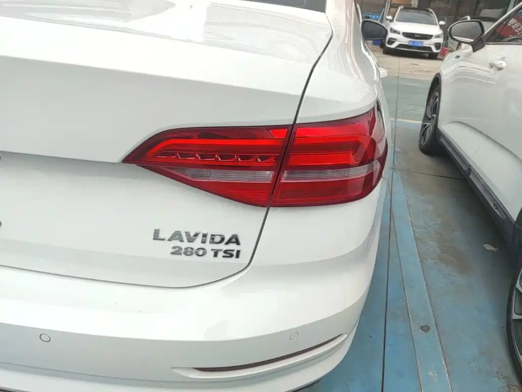 Volkswagen Lavida — миниатюра 8