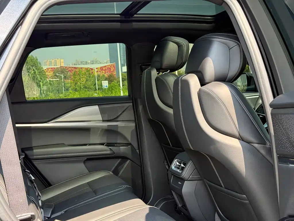 Cadillac XT5 — миниатюра 9