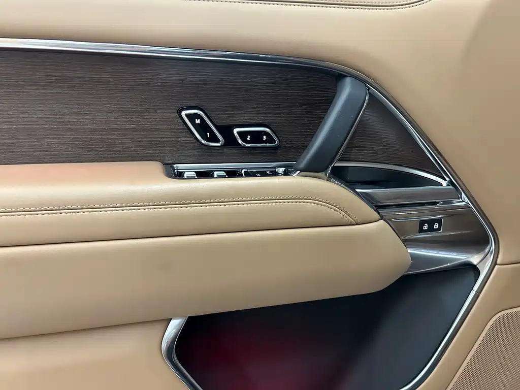 Land Rover Range Rover — миниатюра 4