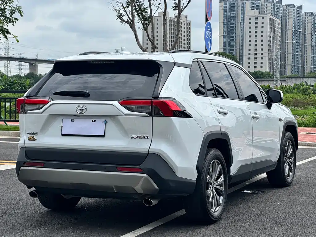 Toyota RAV4 2.0L CVT 2WD 20th Anniversary Platinum Commemorative Edition, фото 12