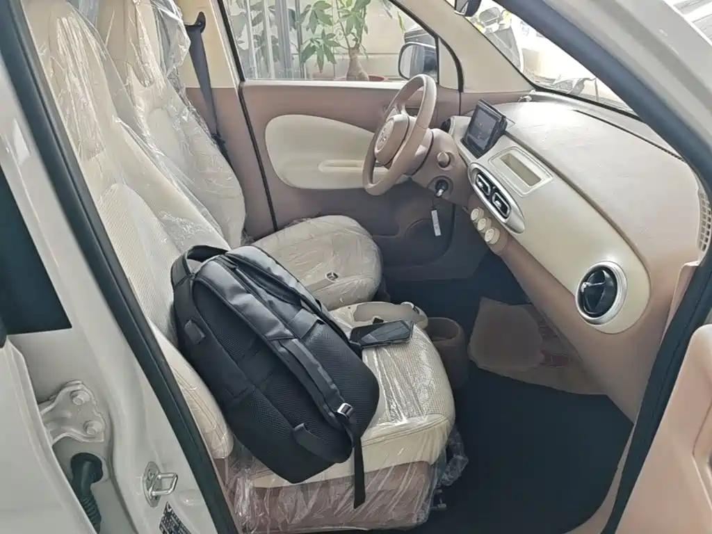 Wuling MINIEV — миниатюра 25