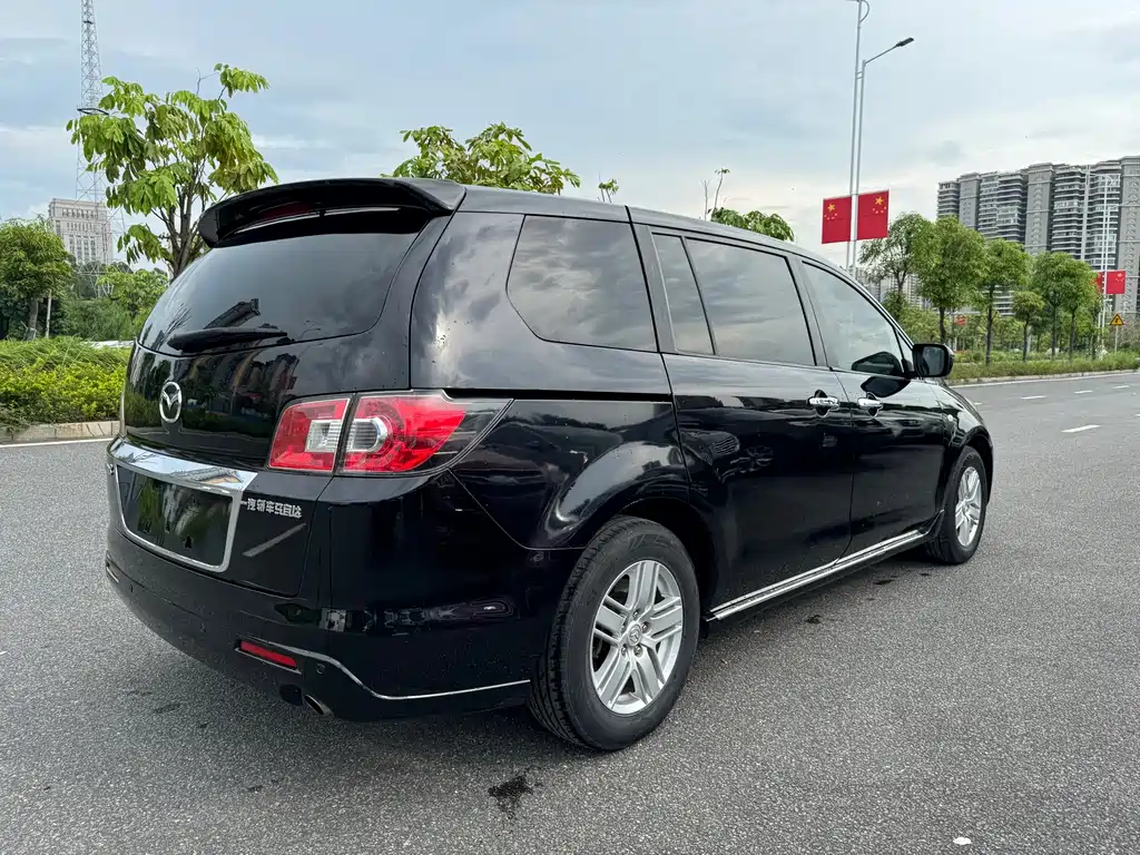 Mazda 8 2011 2.3L Luxury