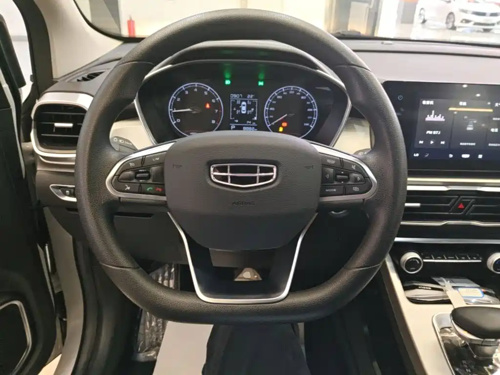 Geely Binyue — миниатюра 11