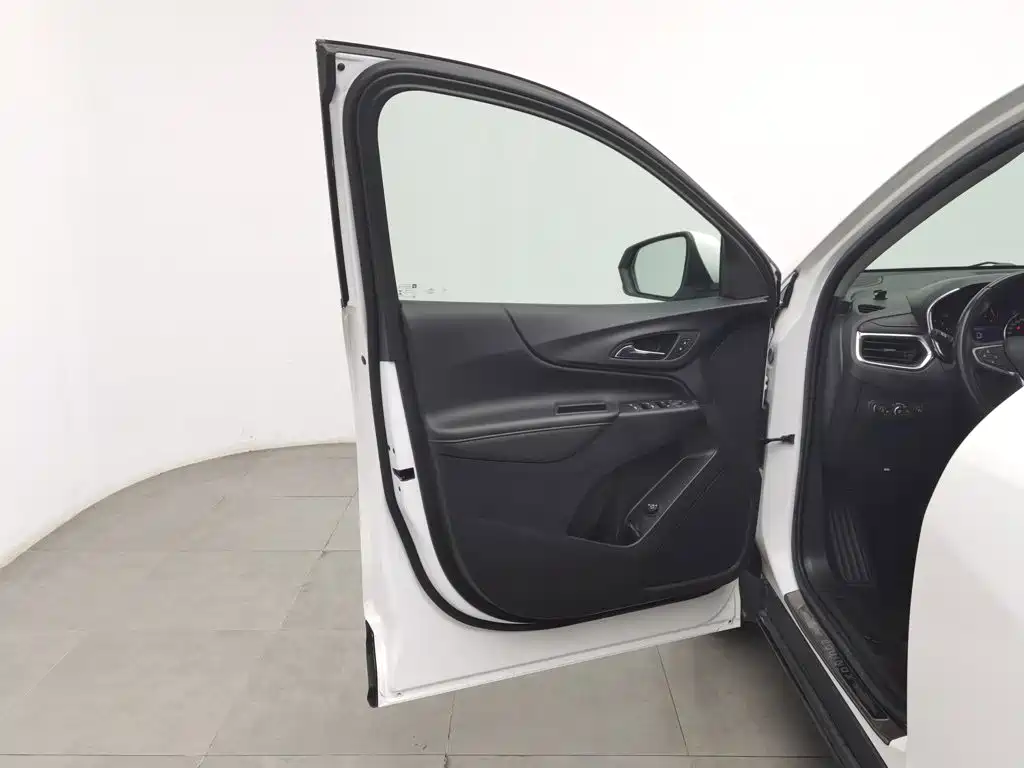 Chevrolet Equinox — миниатюра 8