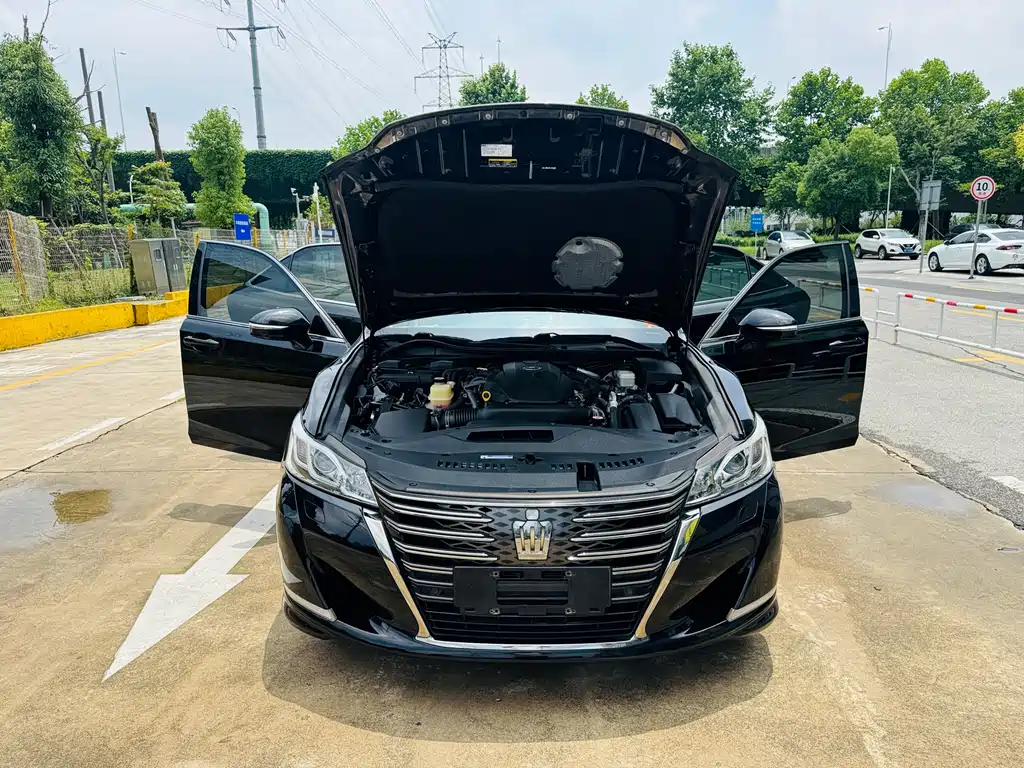 Toyota Crown 2.0T Fashion Edition, фото 12