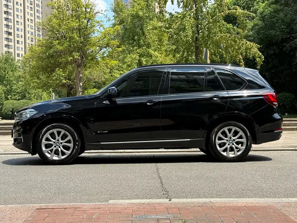 BMW X5 (Import) — миниатюра 9